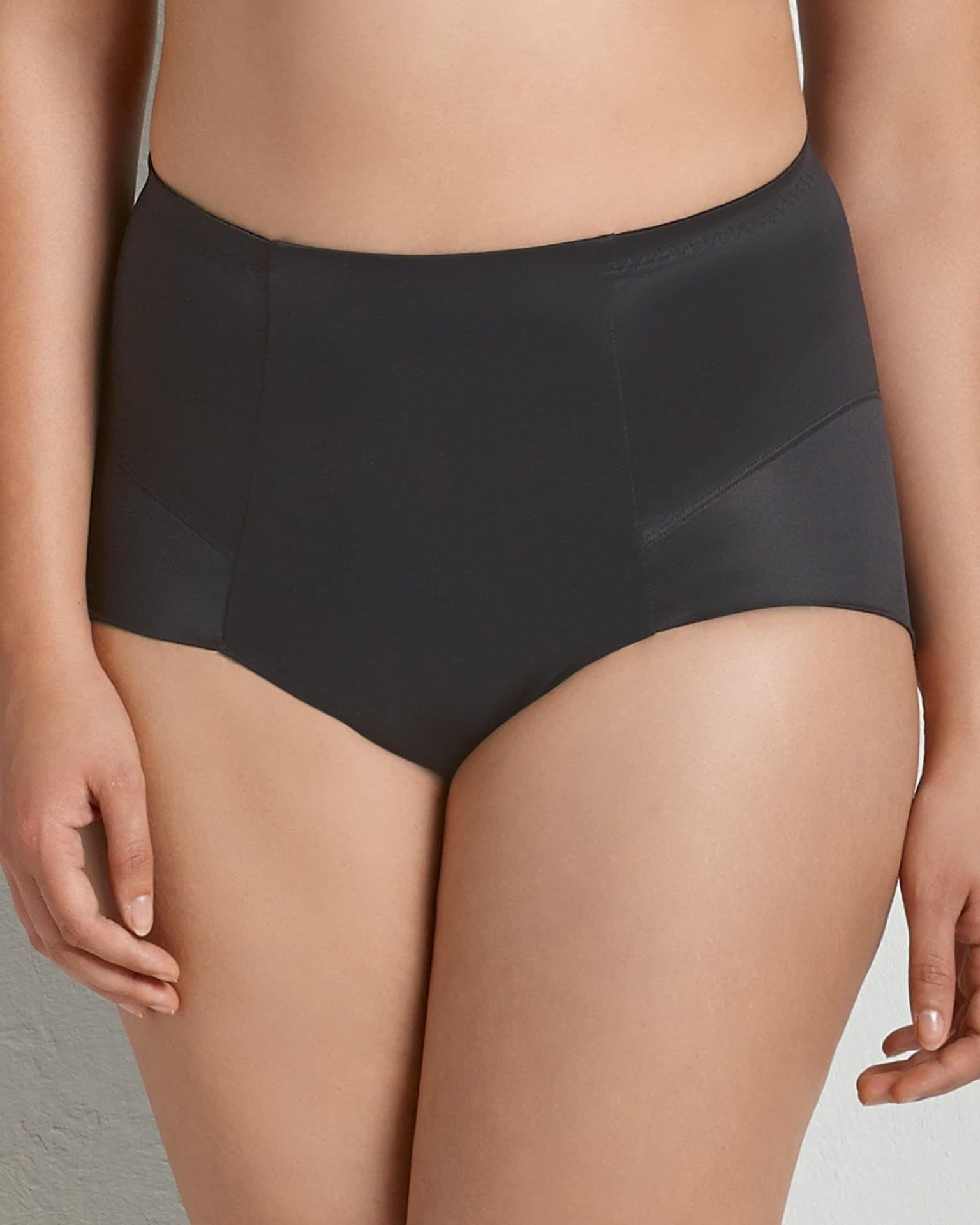 Vatsaa tukevat alushousut