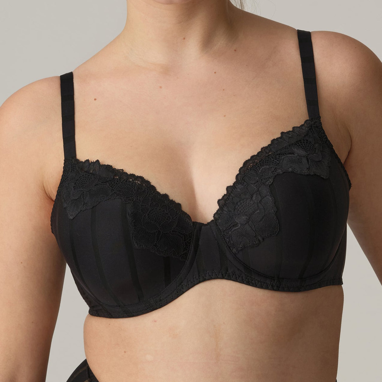 PrimaDonna Twist Maldives rintaliivi